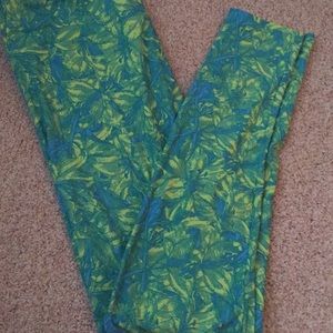 LuLaRoe Tall & Curvy leggings